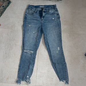 Cute ripped blue jeans, size 5 (27)